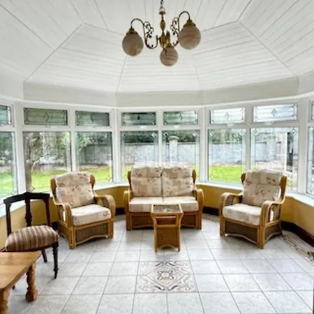 Summer Sale! Beakstown House Luxurious 5-bed