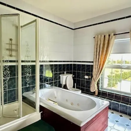 Summer Sale! Beakstown House Luxurious 5-bed Prázdninový dům *