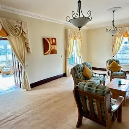 Summer Sale! Beakstown House Luxurious 5-bed Prázdninový dům Thurles