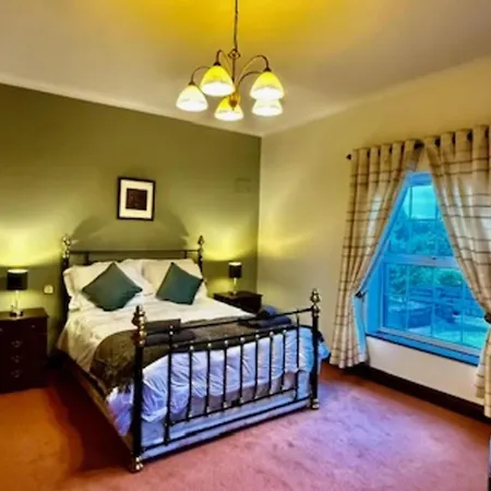 Summer Sale! Beakstown House Luxurious 5-bed Thurles