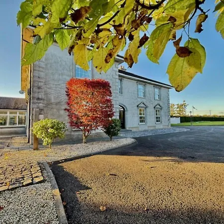 Ferienhaus Summer Sale! Beakstown House Luxurious 5-bed Thurles