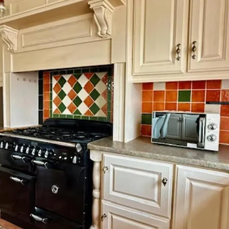 Summer Sale! Beakstown House Luxurious 5-bed *