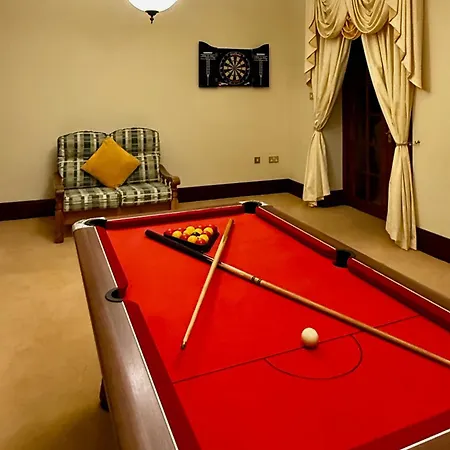Summer Sale! Beakstown House Luxurious 5-bed