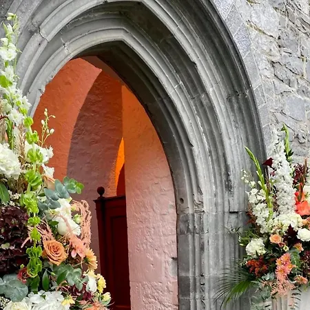 Ferienhaus Summer Sale! Beakstown House Luxurious 5-bed Thurles